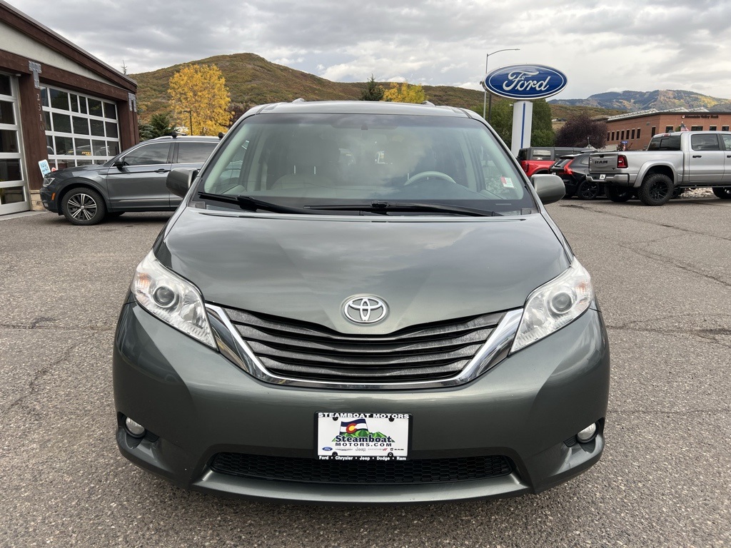 2014 Toyota Sienna photo 8