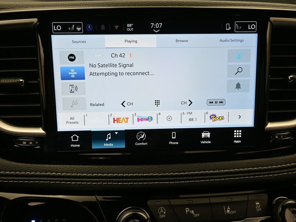 2026 Chrysler Pacifica photo 14