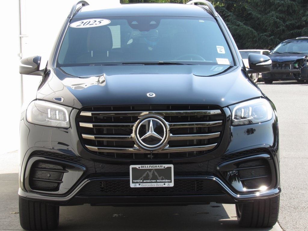 2025 Mercedes Benz GLS 450 4MATIC photo 3