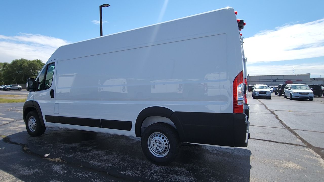 2026 Ram 3500 Tradesman photo 4