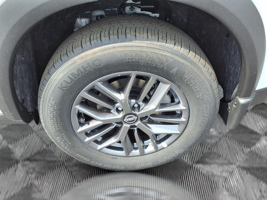 2026 Nissan Rogue S photo 3