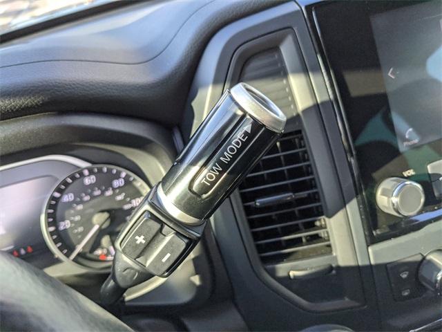 2024 Nissan Titan SV photo 27