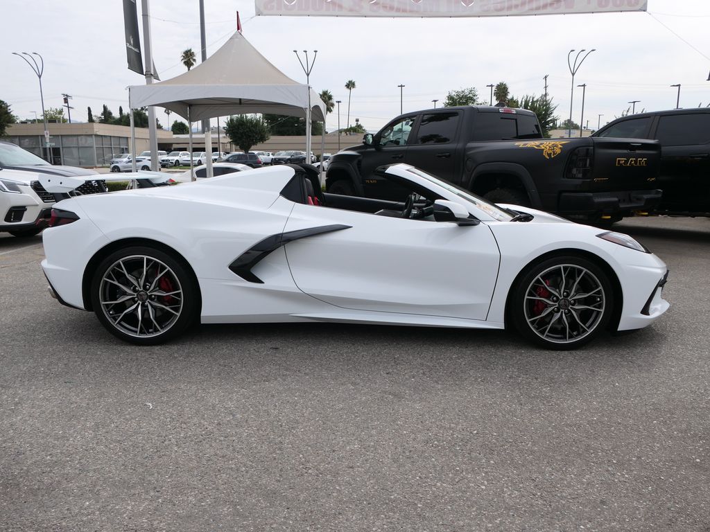 2024 Chevrolet Corvette Stingray 2LT photo 2