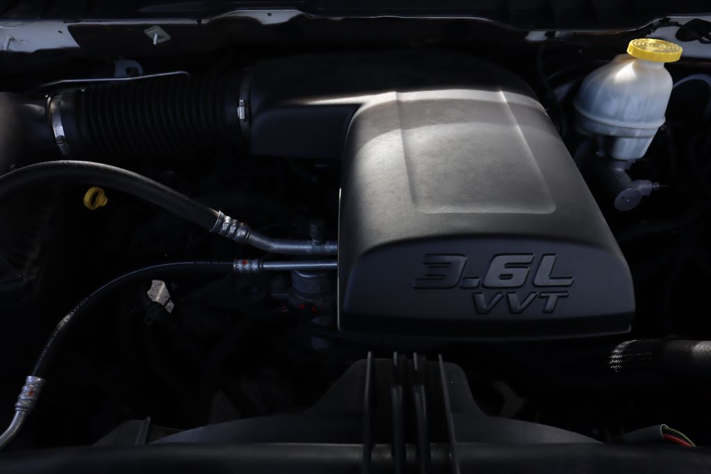 2019 Ram 1500 Classic Warlock photo 26