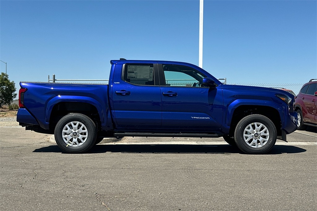 2025 Toyota Tacoma SR5 4x4 Double Cab photo 3