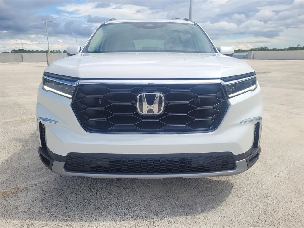 2025 Honda Pilot Touring photo 2