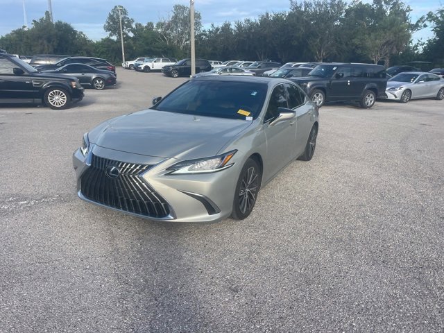 2022 Lexus ES 350 photo 3