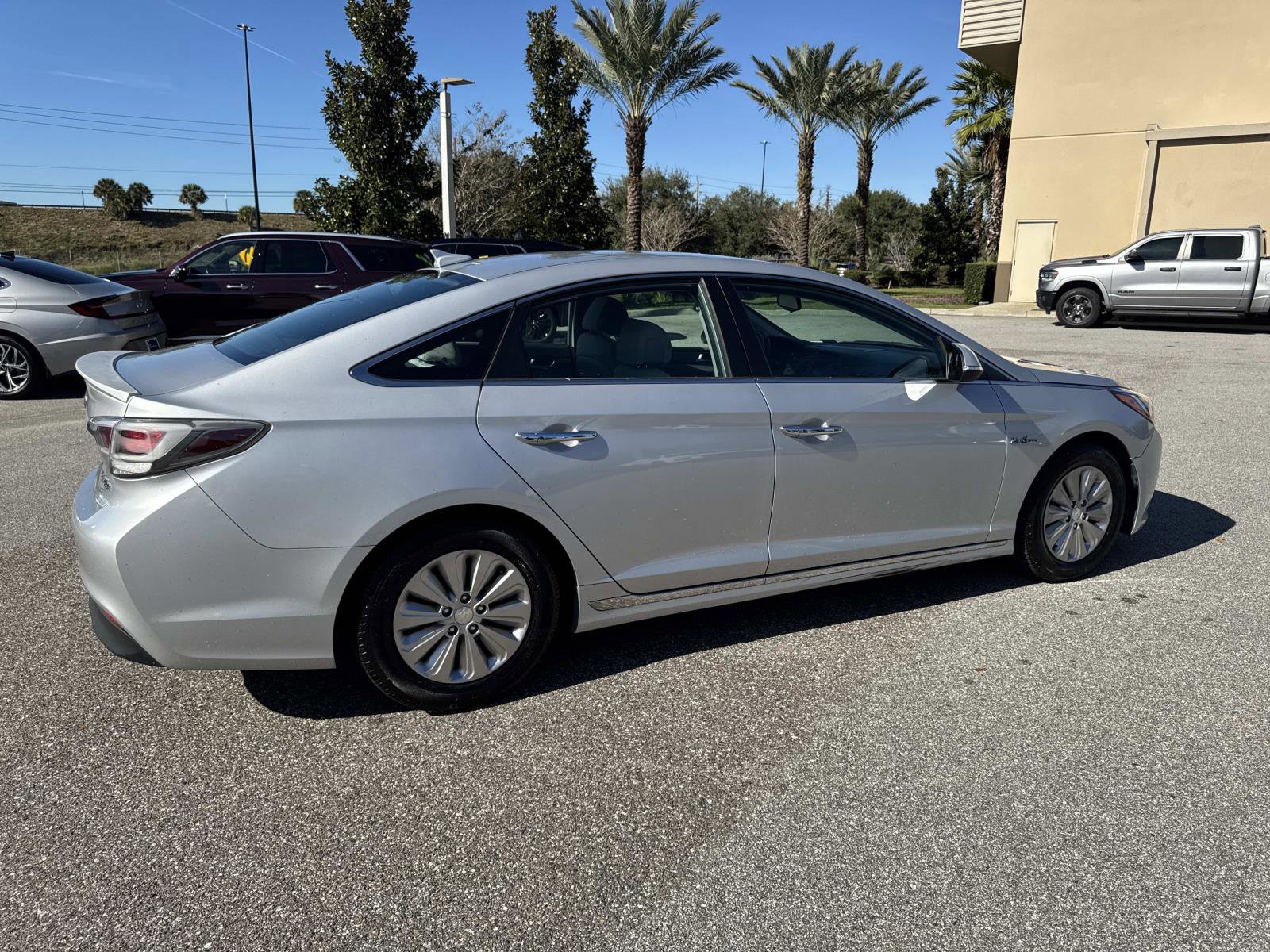 Used 2016 Hyundai Sonata Hybrid Base with VIN KMHE24L19GA041738 for sale in Lake Mary, FL