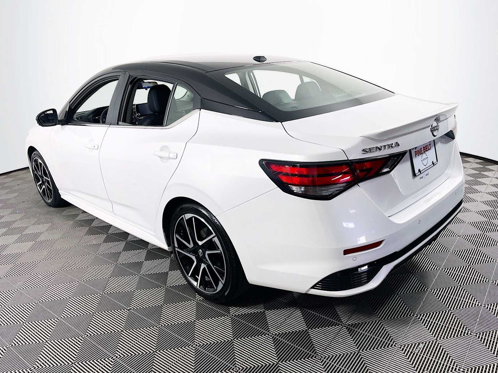 2024 Nissan Sentra SR photo 6