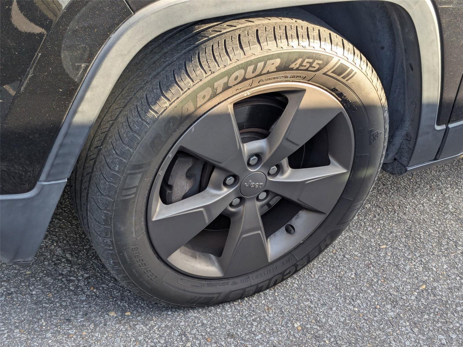 2016 Jeep Cherokee 80th Anniversary Edition photo 5