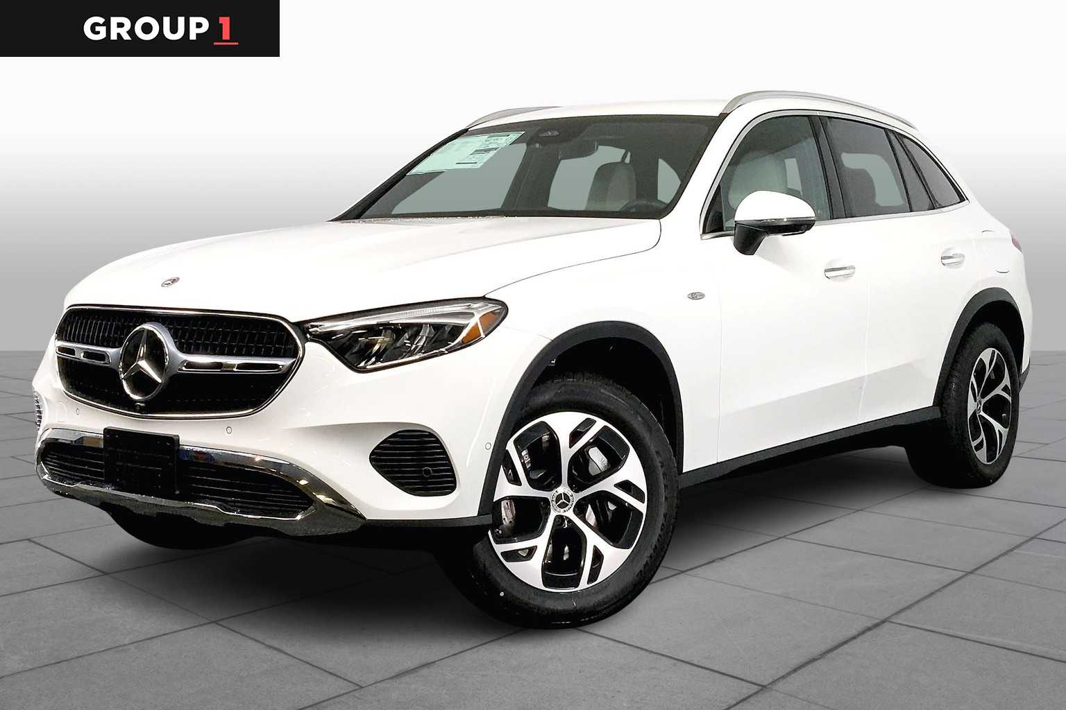 2025 Mercedes-Benz GLC Base's photo