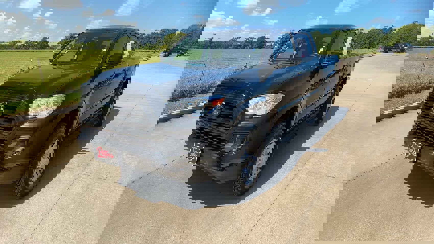 2022 Toyota Tacoma 4x4 SR Double Cab V6 photo 3