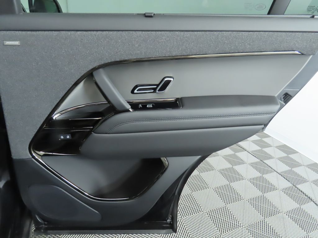 2025 Land Rover Range Rover Sport SE photo 22