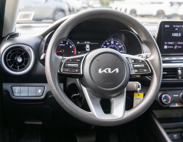 2022 Kia Forte LXS photo 11