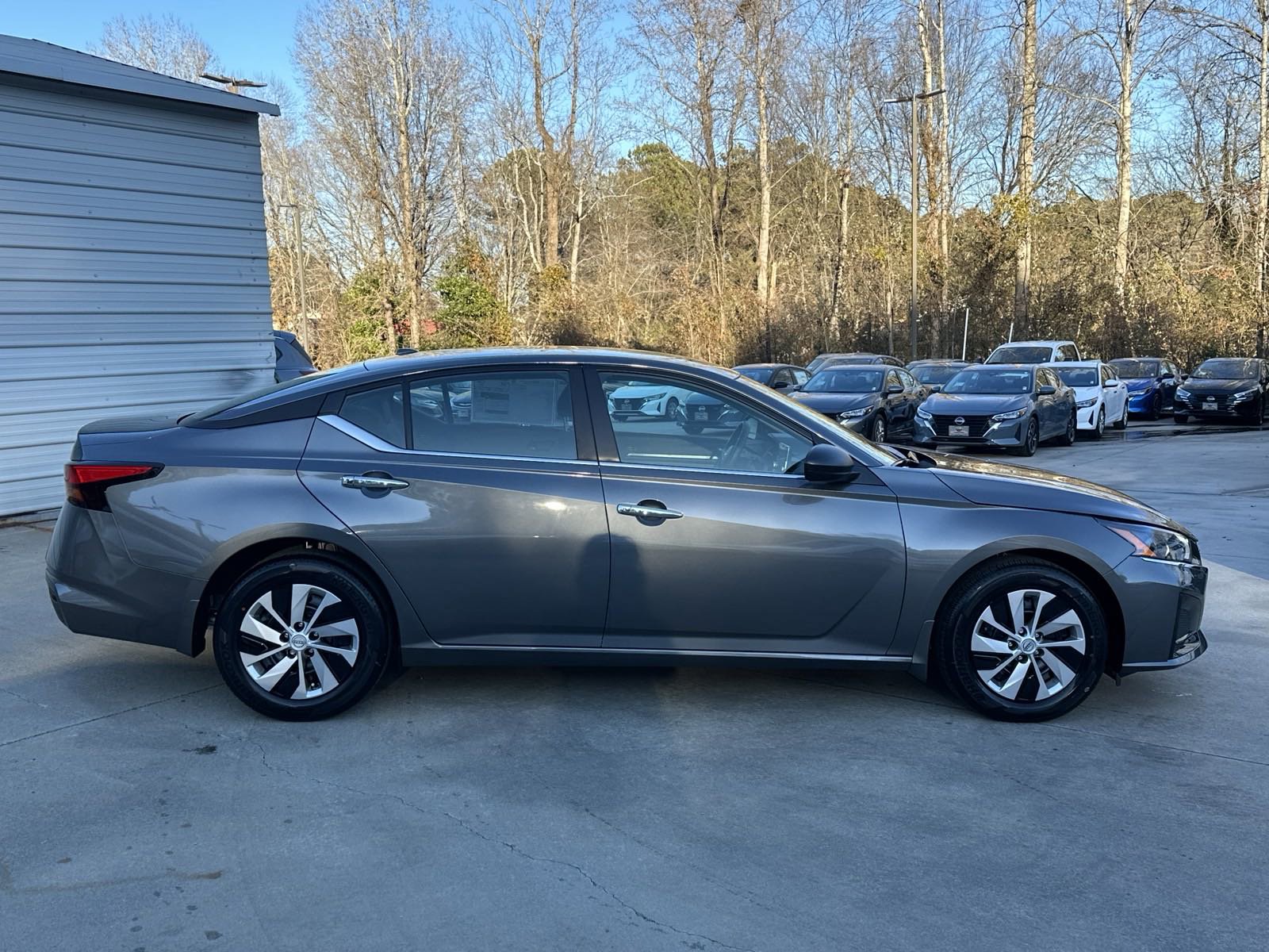 2025 Nissan Altima S photo 9