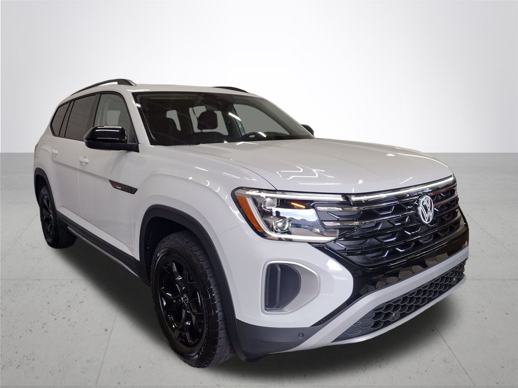 2025 Volkswagen Atlas Peak Edition SE photo 4