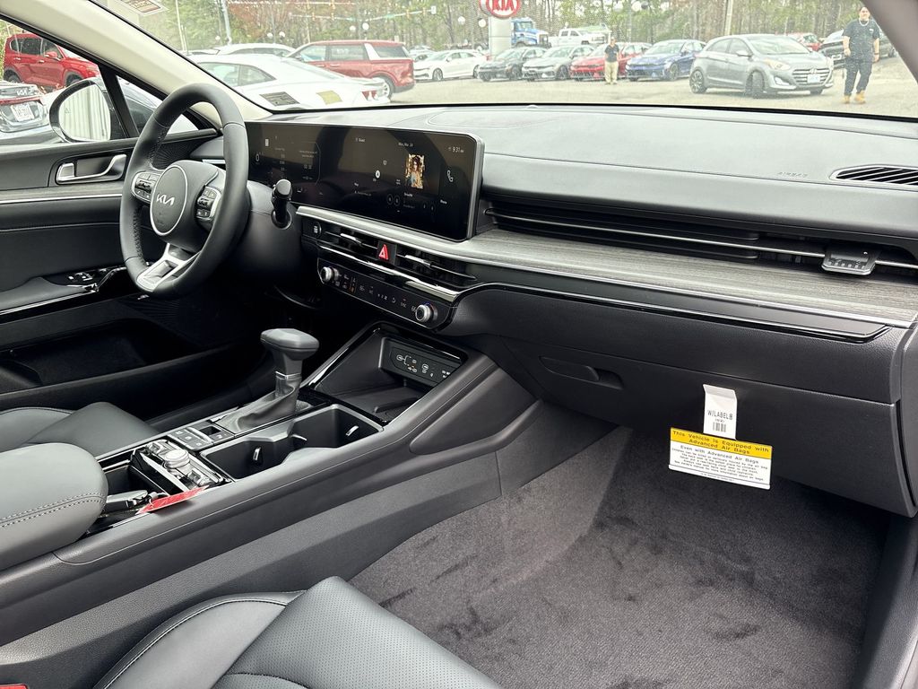 2025 Kia K5 EX photo 33