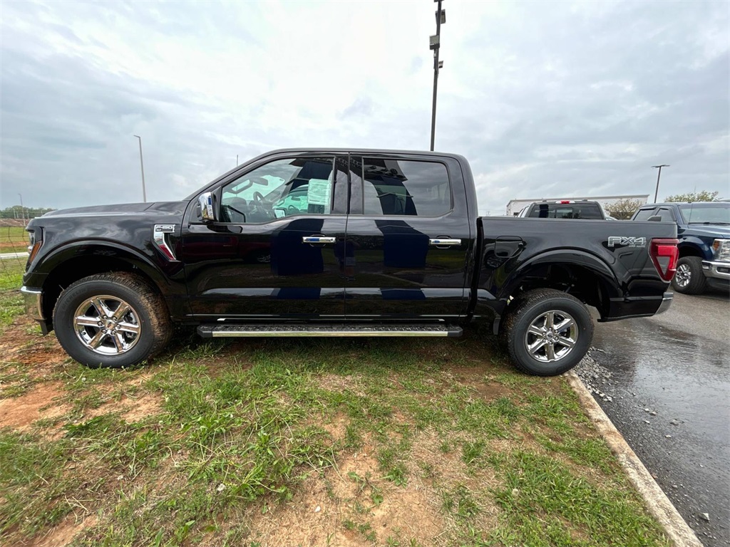 2025 Ford F-150 XLT photo 4