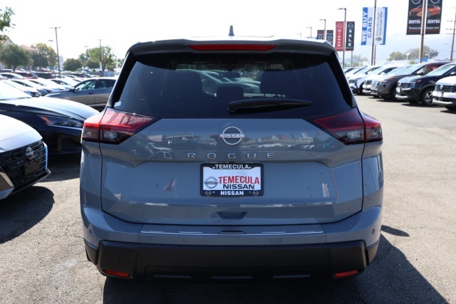 2026 Nissan Rogue SV photo 2
