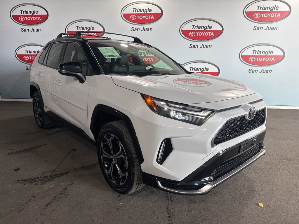 2025 Toyota RAV4 Hybrid XSE photo 3