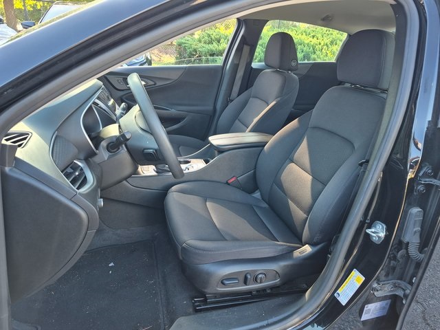 2024 Chevrolet Malibu 1LT photo 3