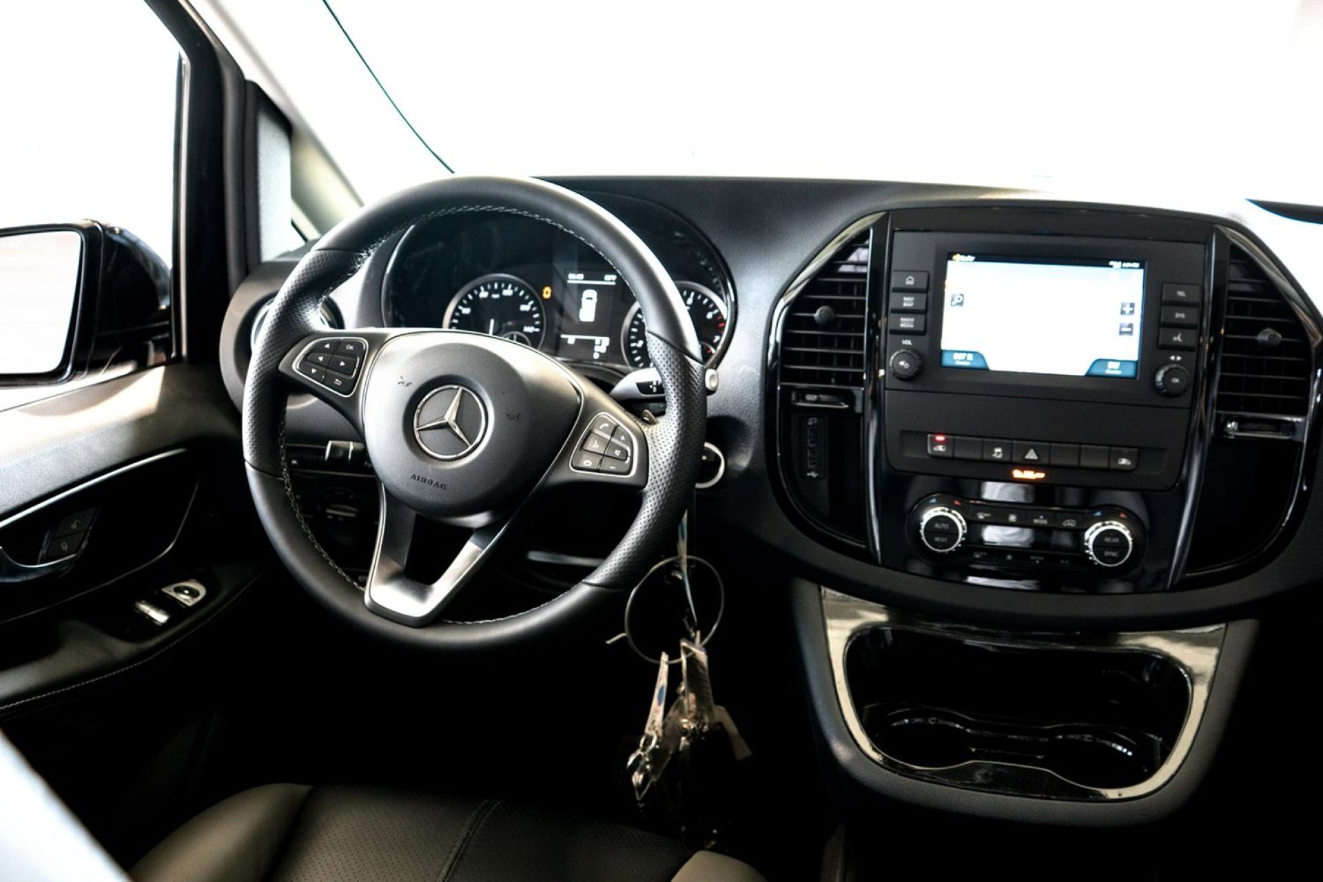 2023 Mercedes Benz Metris Passenger Van photo 28