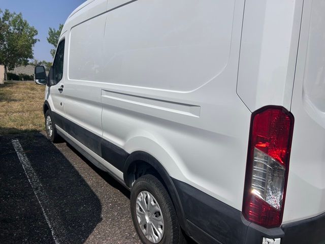 2022 Ford Transit photo 3