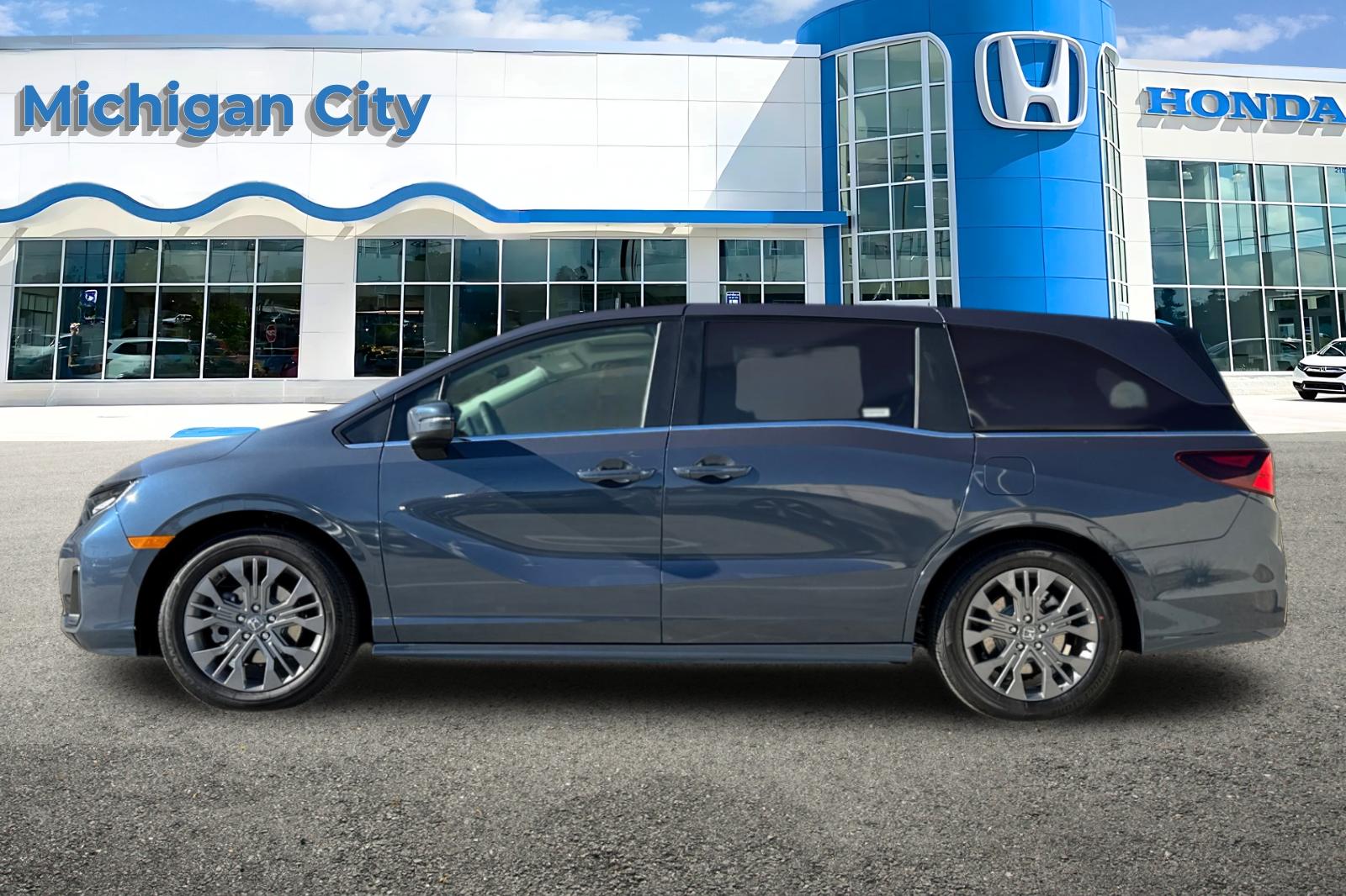 2026 Honda Odyssey Touring photo 2