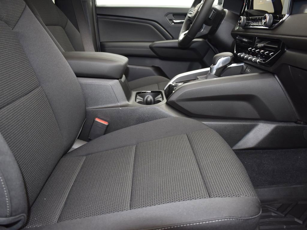 2024 Chevrolet Colorado LT photo 26