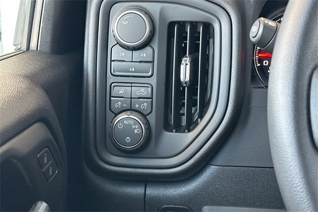2025 Chevrolet Silverado 2500HD photo 28