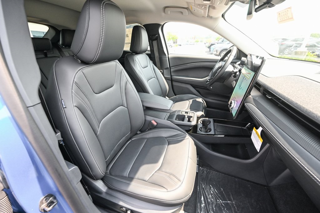 2025 Ford Mustang Mach-E Premium photo 18