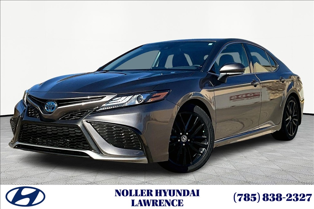 2023 Toyota Camry XSE's photo