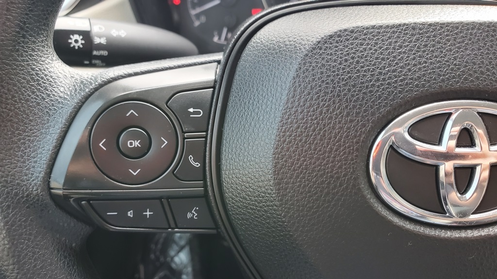 2022 Toyota Corolla LE photo 18
