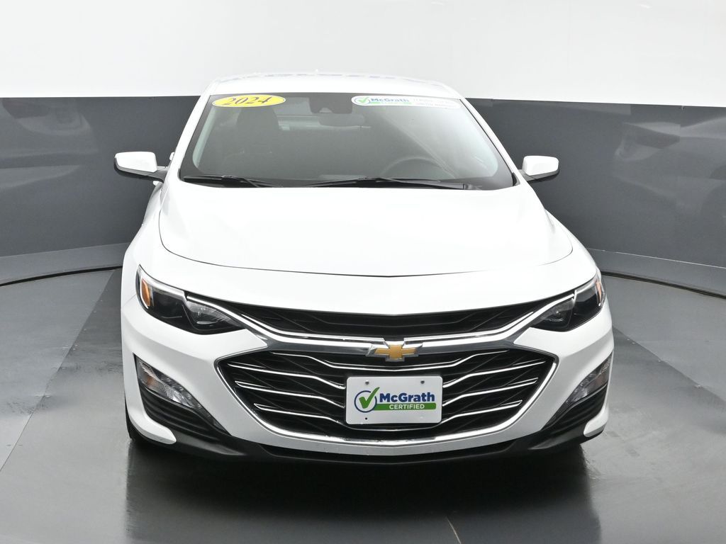 2024 Chevrolet Malibu 1LT photo 2