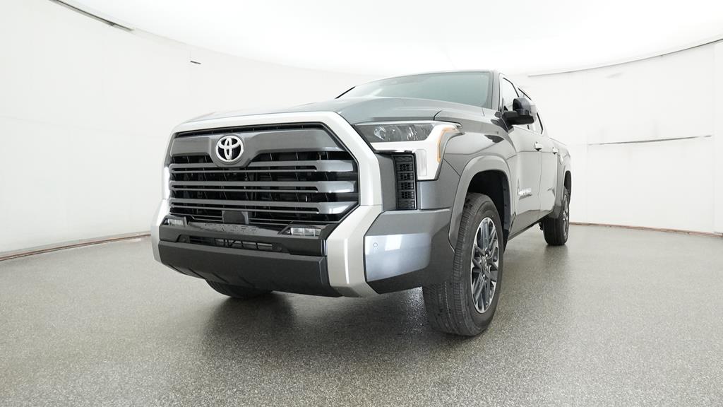 2025 Toyota Tundra Limited CrewMax photo 4