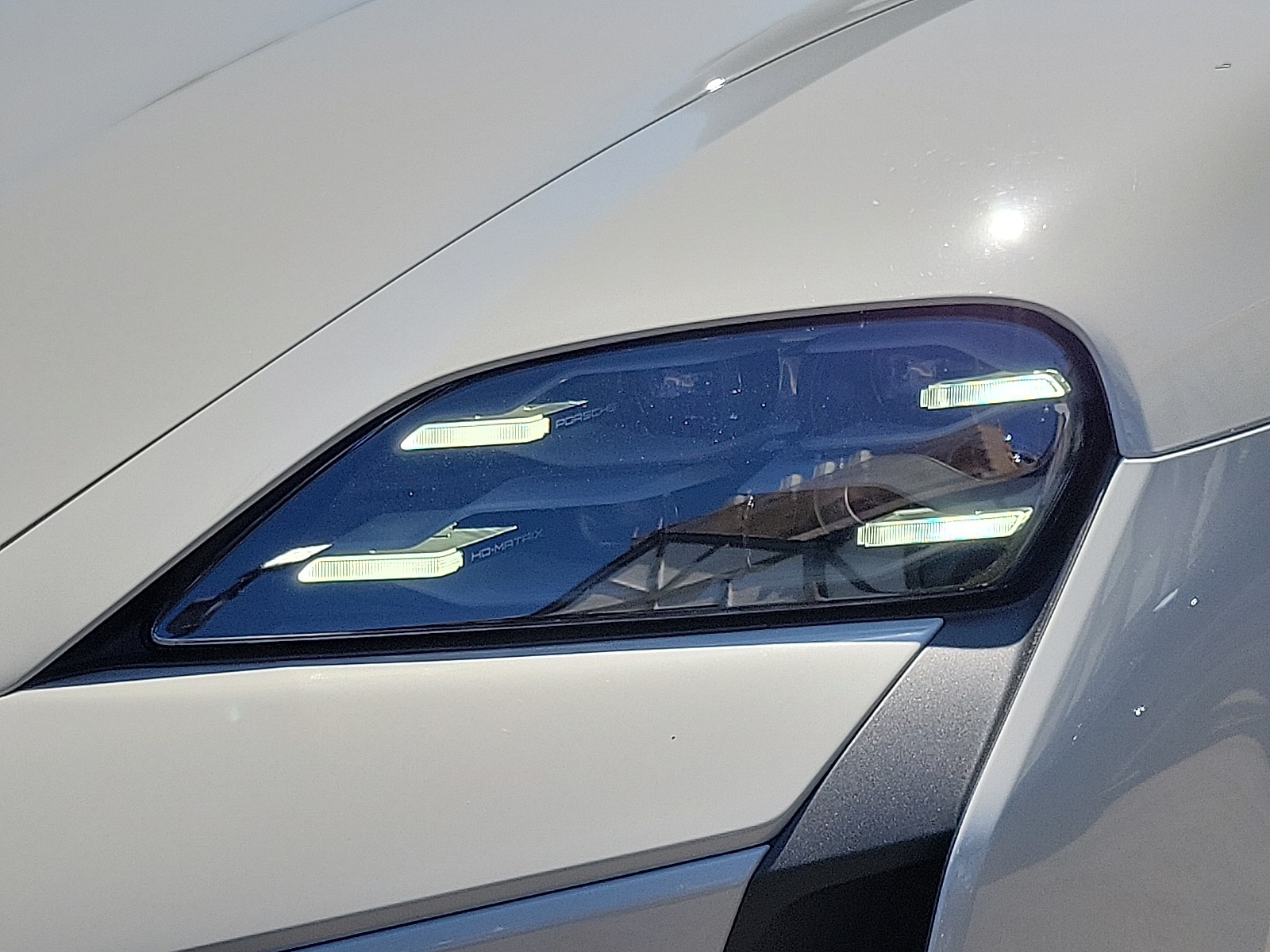 2025 Porsche Taycan Turbo photo 29