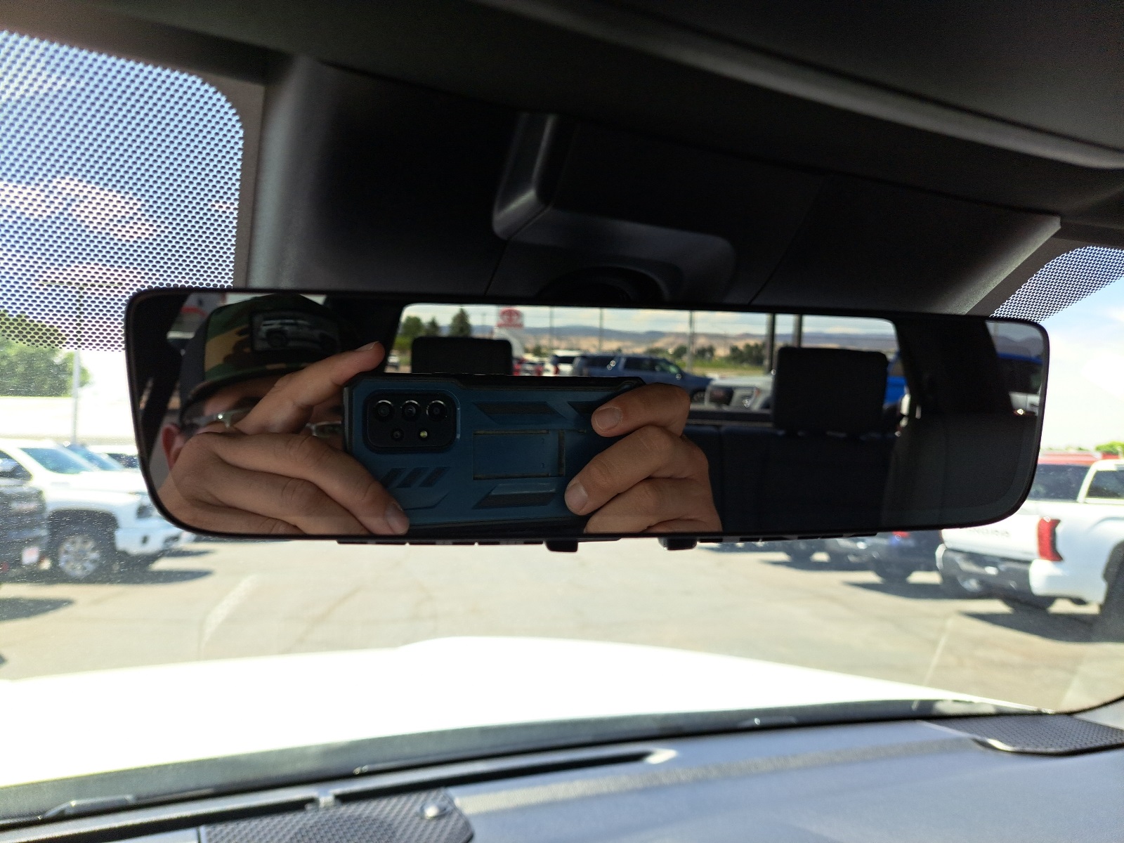 2025 Toyota Tundra SR5 CrewMax photo 38
