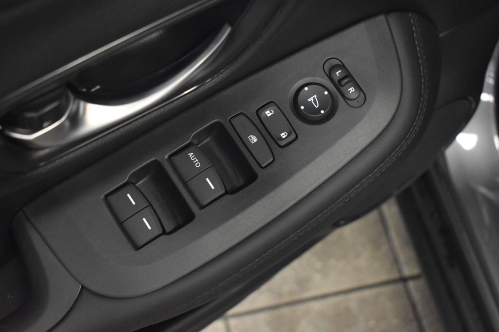 2026 Honda HR-V LX photo 9