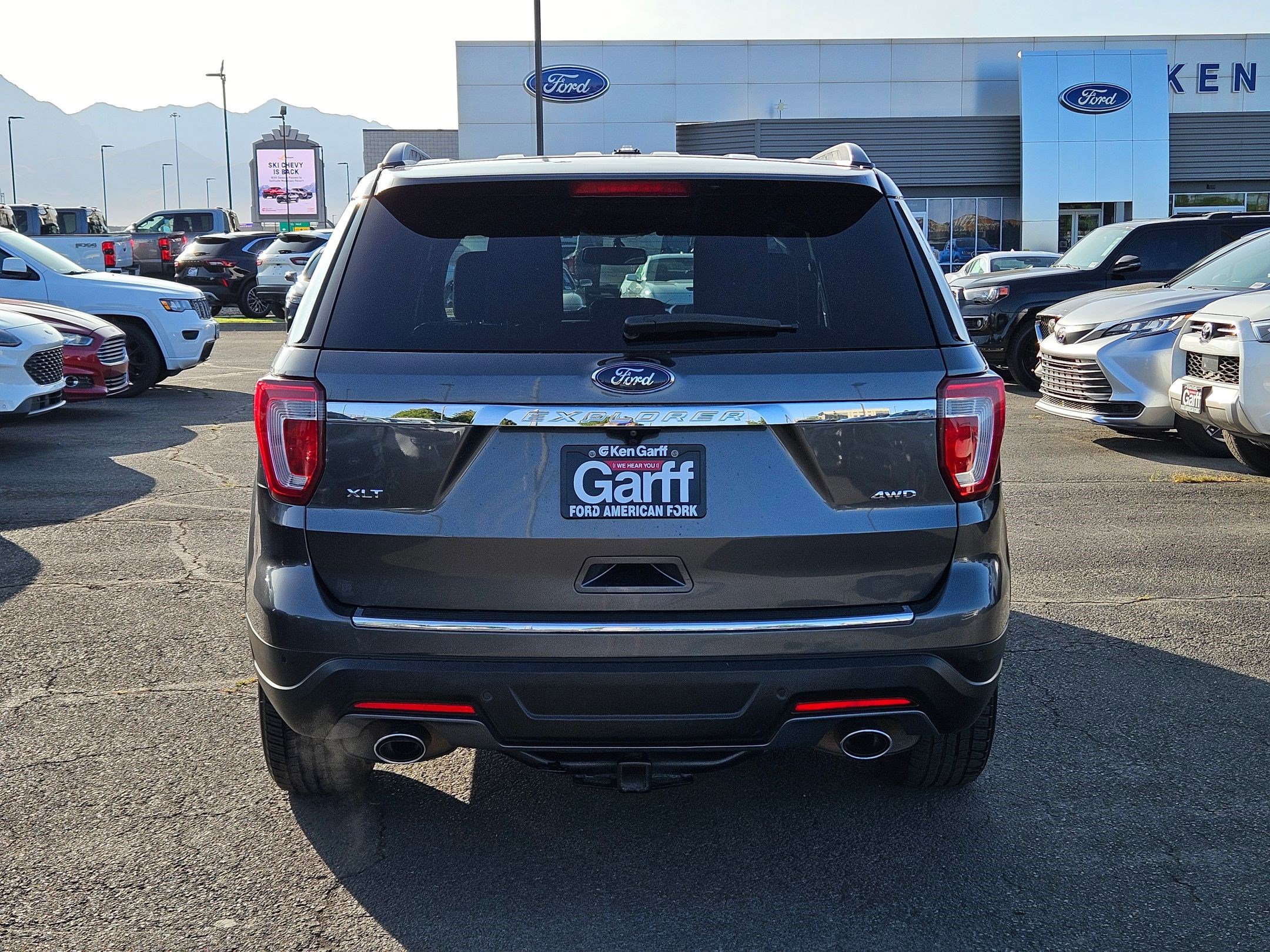 2018 Ford Explorer XLT photo 3