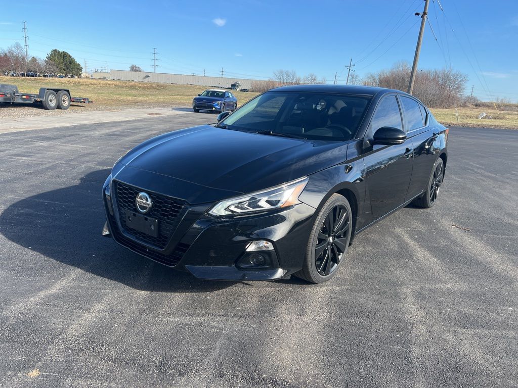 2022 Nissan Altima 2.5 SR photo 3