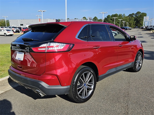 2021 Ford Edge Titanium photo 11
