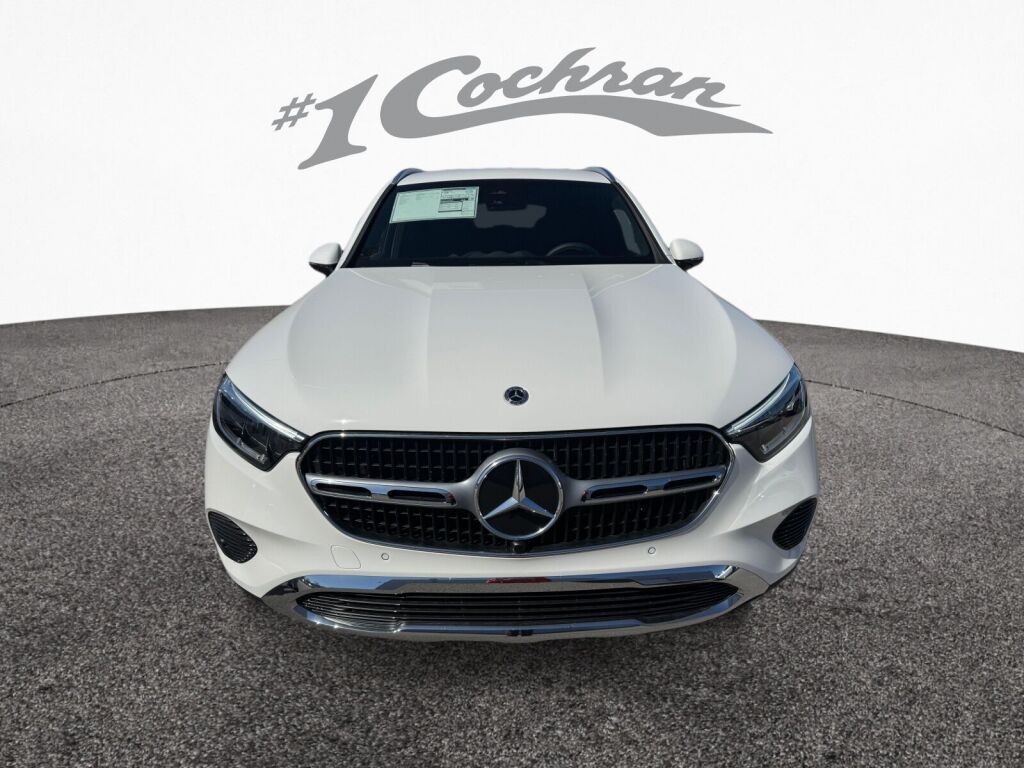 2025 Mercedes Benz GLC 300 4MATIC photo 2