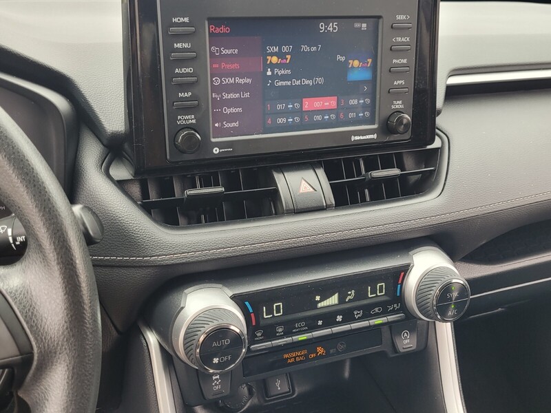 2022 Toyota RAV4 XLE photo 15