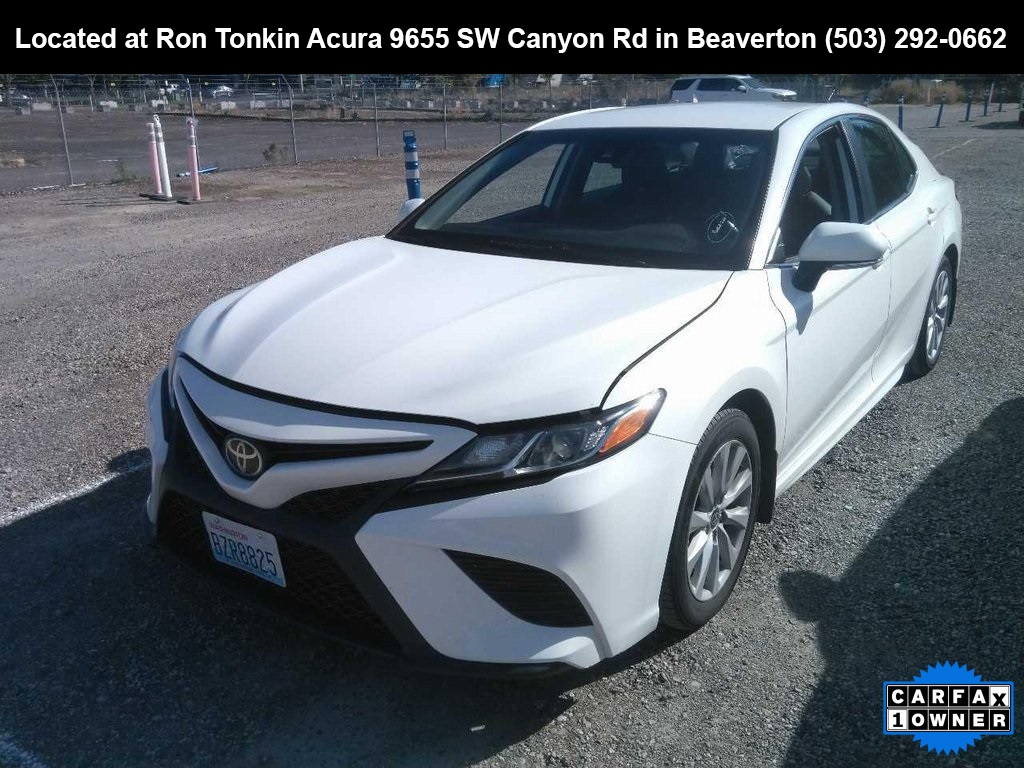 2020 Toyota Camry SE photo 5