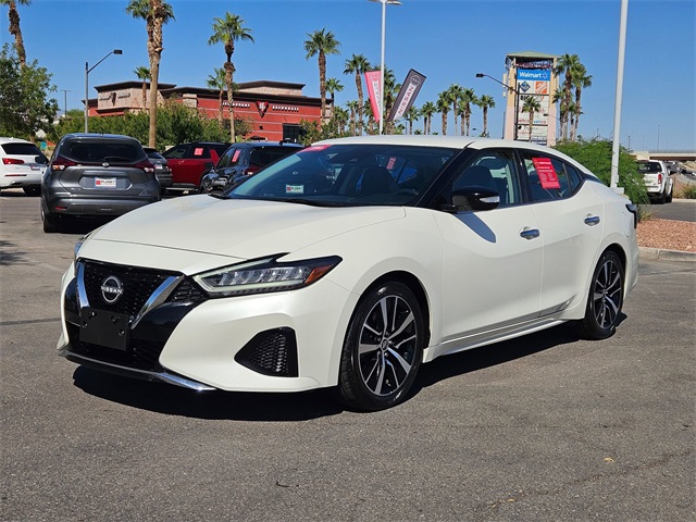 2023 Nissan Maxima SV photo 2