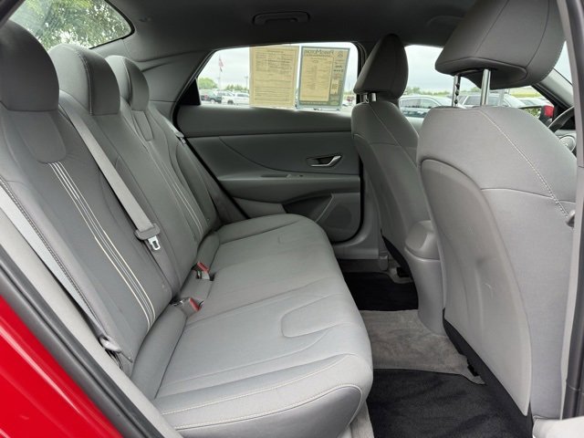 2023 Hyundai Elantra SEL photo 10