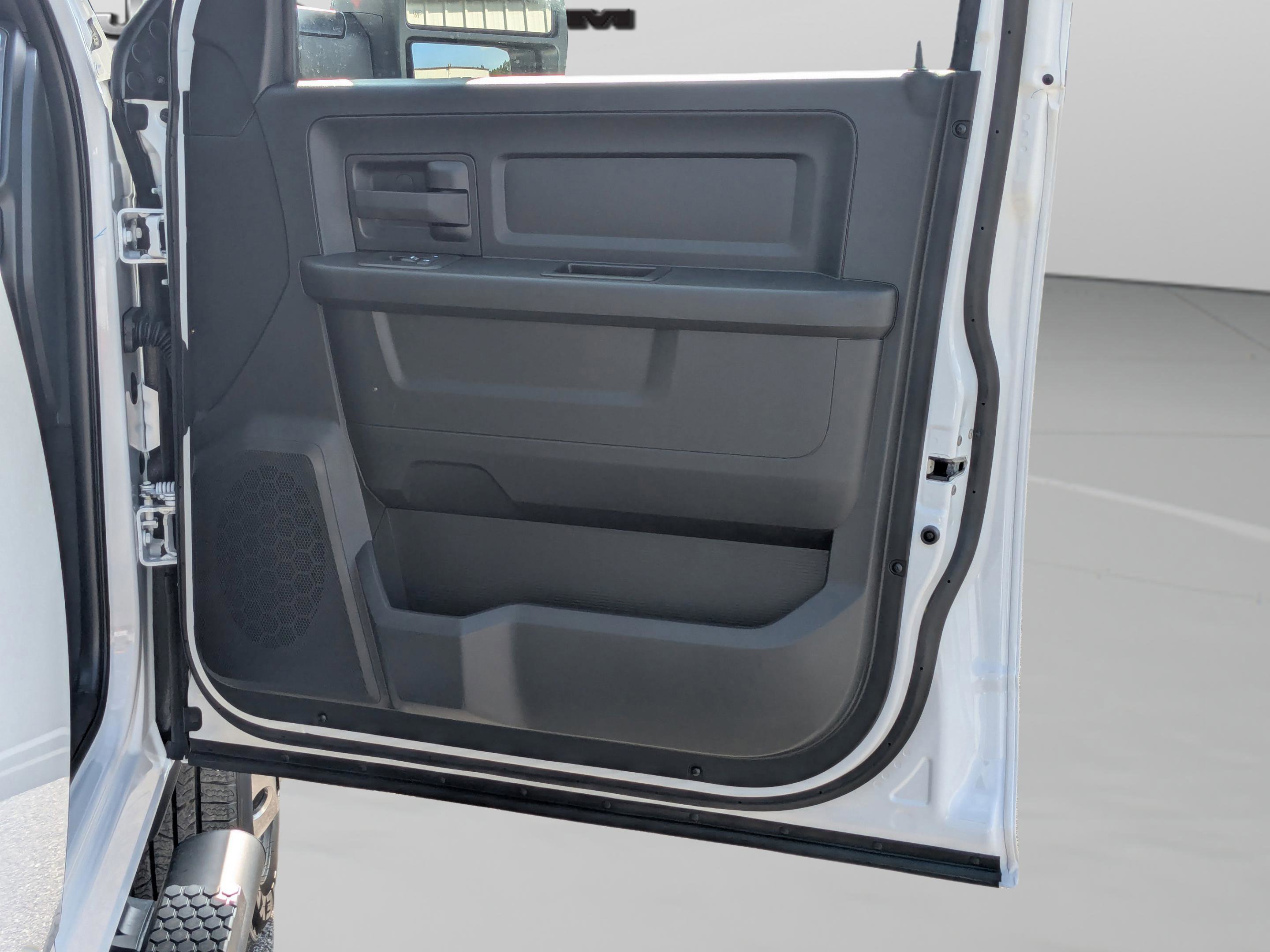 2025 Ram 3500 Tradesman photo 38