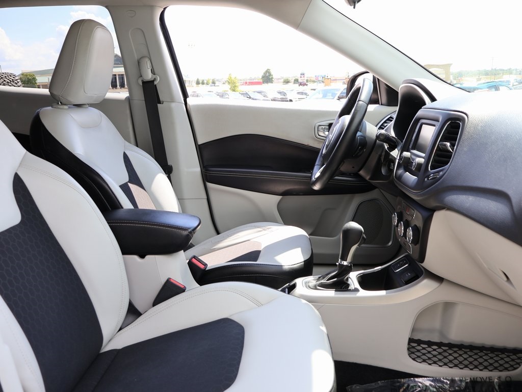 2018 Jeep Compass Latitude photo 9