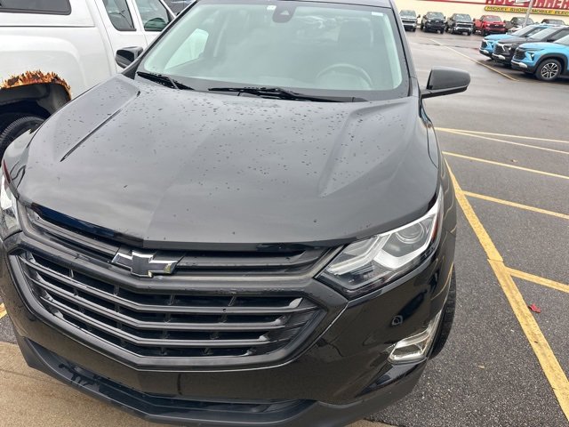 2020 Chevrolet Equinox LT photo 2