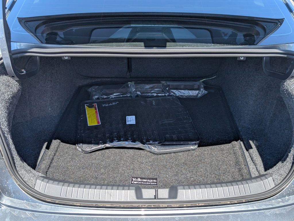 2025 Volkswagen Jetta 1.5T SE photo 24